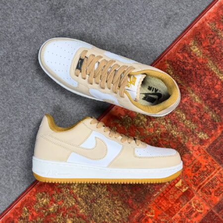 کتونی AIR FORCE سفید نسکافه ای