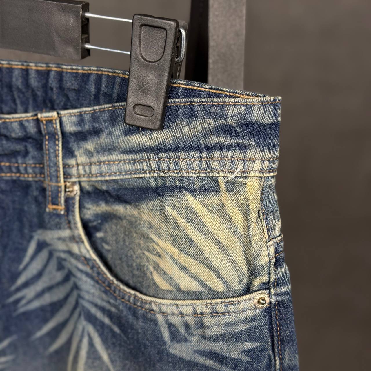 شلوار نیم بگ سرمه ای طرحدار - Image 3